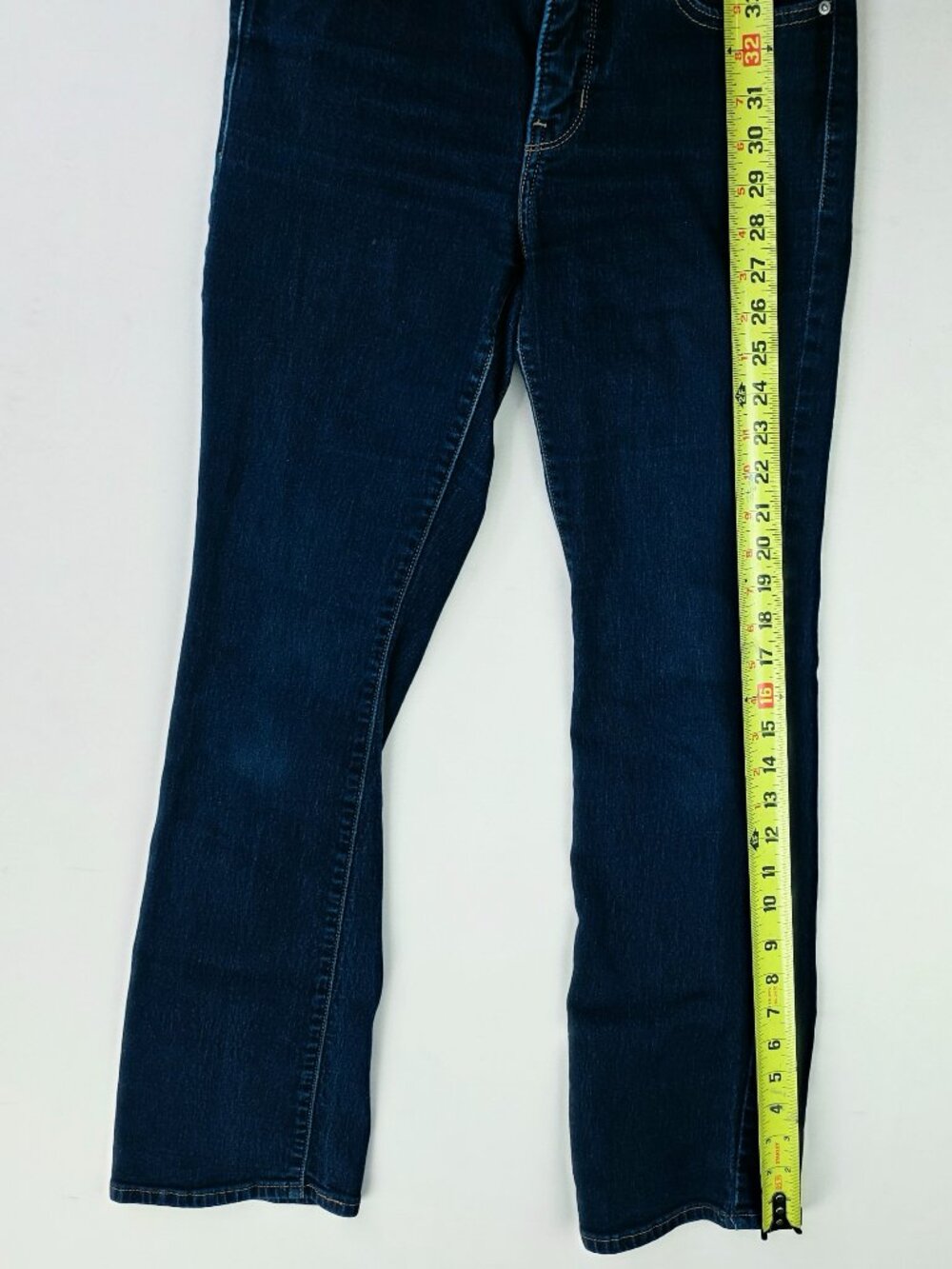 Levi's 315 Shaping Bootcut Womens Sizr 26X30 Blue Denim 5 Pocket Logo Tag Jeans - Picture 10 of 13